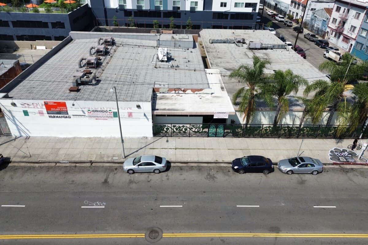 2501 S Hill St — aerial view