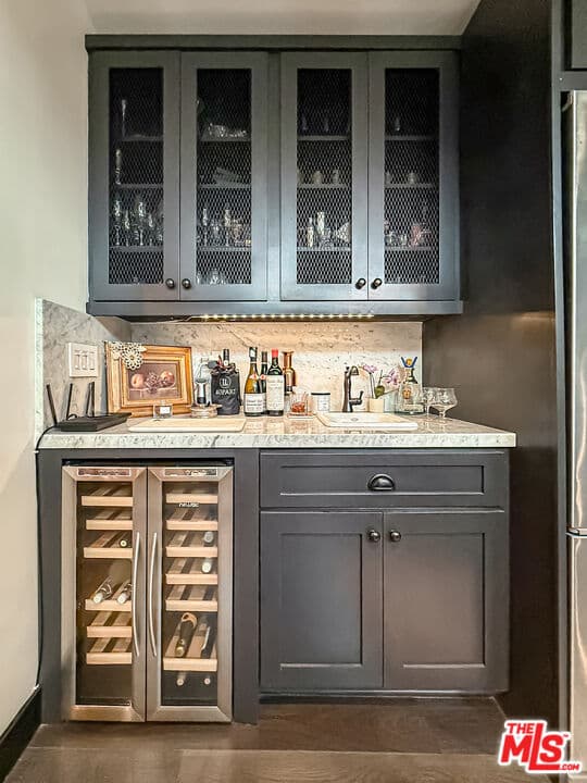 5236 Lennox Ave kitchen