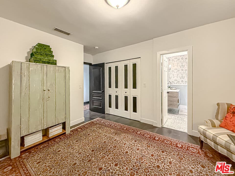 5236 Lennox Ave bedroom